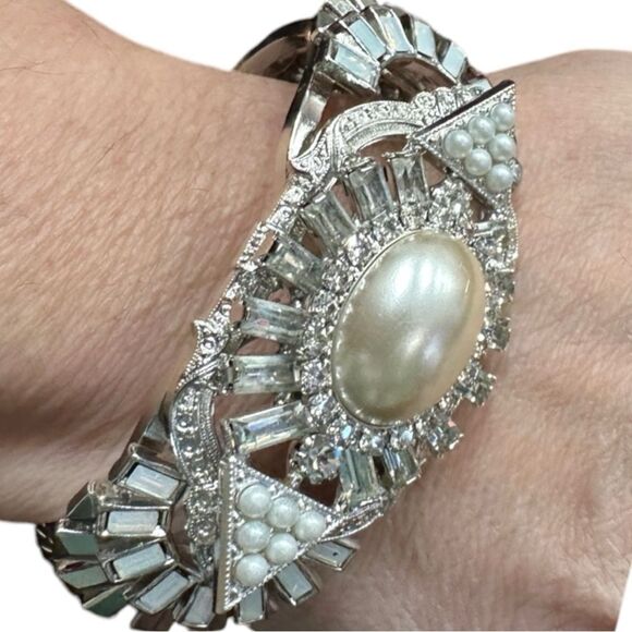 Elizabeth Cole Statement Bracelet – Vintage Glamour & Elegance Silver and Pearl - Picture 5 of 17